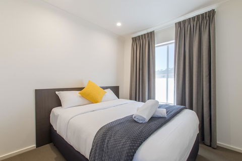 Mick O'Sheas - Australian Directory 17