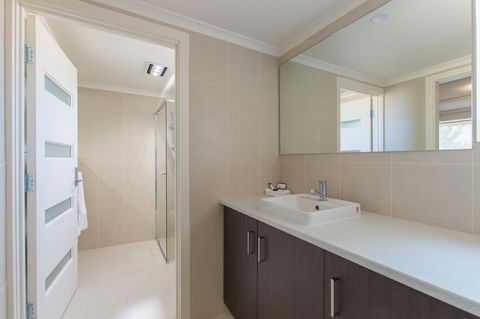 Mick O'Sheas - Australian Directory 28