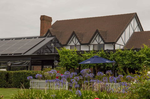 Mick O'Sheas - Australian Directory 37