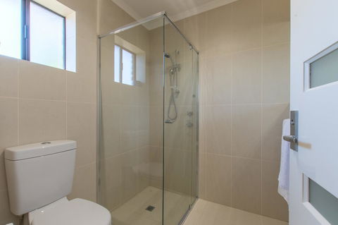 Mick O'Sheas - Australian Directory 24