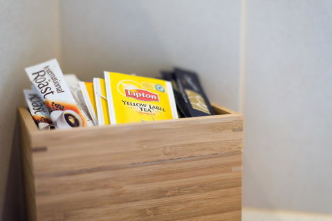 Mick O'Sheas - Australian Directory 25