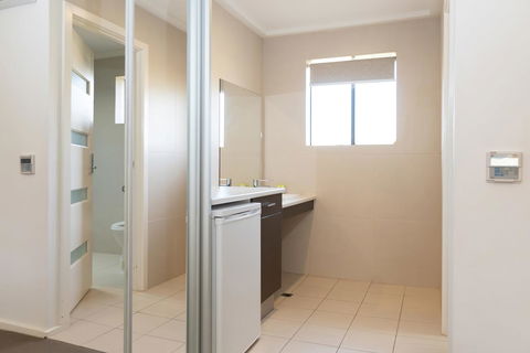 Mick O'Sheas - Australian Directory 3