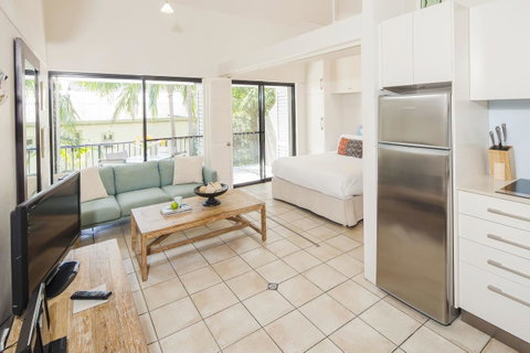 Julians Apartments - Australian Directory 30