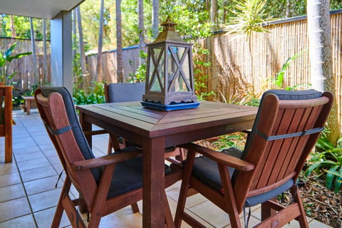 Julians Apartments - Australian Directory 40