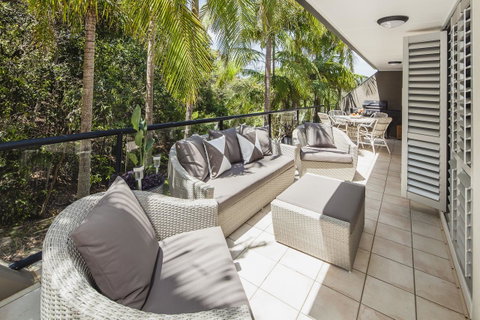 Julians Apartments - Australian Directory 37