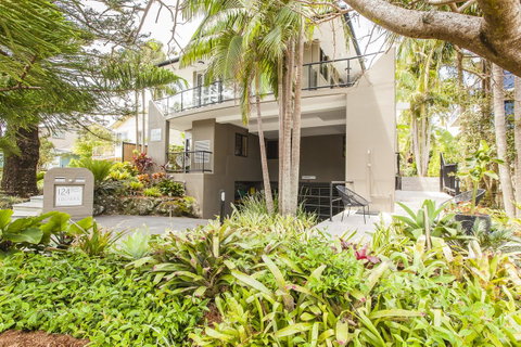 Julians Apartments - Australian Directory 11