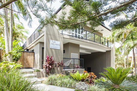 Julians Apartments - Australian Directory 0