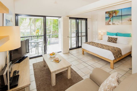 Julians Apartments - Australian Directory 12