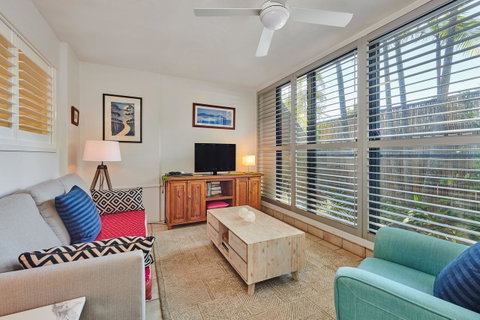 Julians Apartments - Australian Directory 4