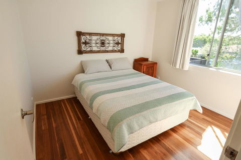 Valla's Beach House - Australian Directory 19