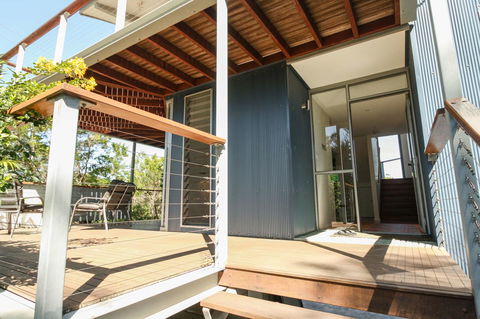 Valla's Beach House - Australian Directory 21