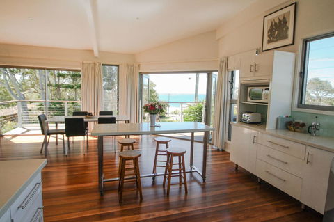 Valla's Beach House - Australian Directory 11