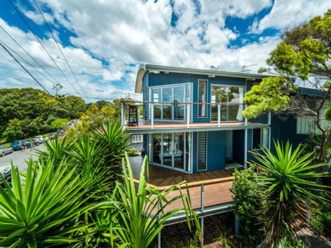 Valla's Beach House - Australian Directory 6