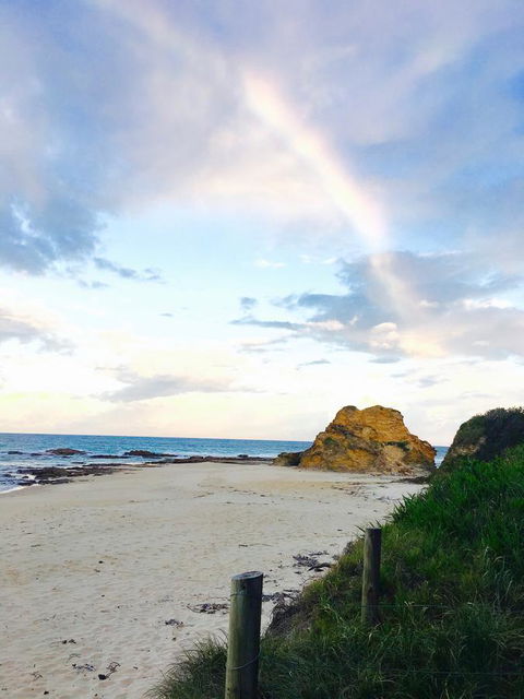 Valla's Beach House - Australian Directory 23