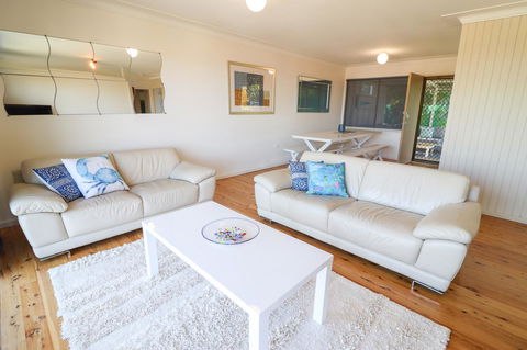Coastal Horizons Beach House - Australian Directory 0