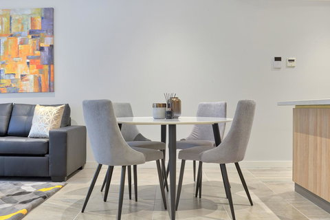 CBD Luxury New 2 Bedrooms Next To Darling Habour - Australian Directory 4