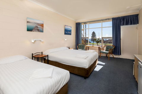 Blue Seas Motel - Australian Directory 11