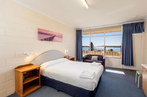 Blue Seas Motel - Australian Directory 12