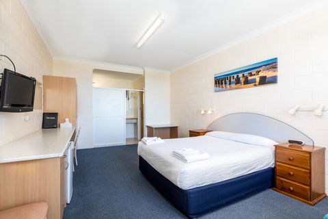Blue Seas Motel - Australian Directory 6