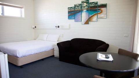 Guichen Bay Motel - Australian Directory 34