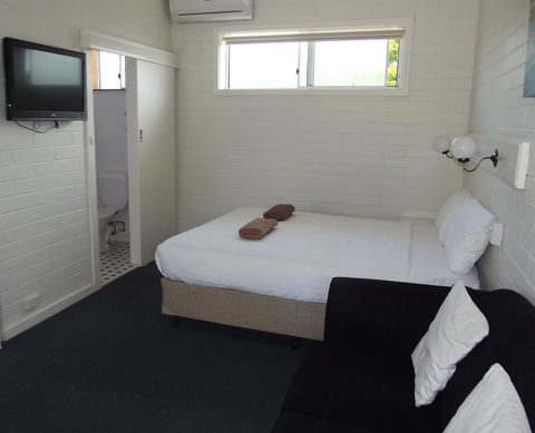 Guichen Bay Motel - Australian Directory 35