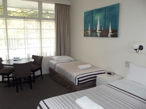 Guichen Bay Motel - Australian Directory 19