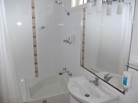 Guichen Bay Motel - Australian Directory 43
