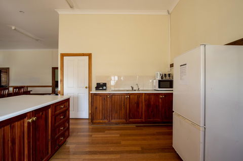 City Centre Motel Hotel - Australian Directory 35