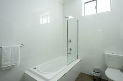City Centre Motel Hotel - Australian Directory 27