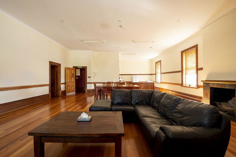 City Centre Motel Hotel - Australian Directory 36