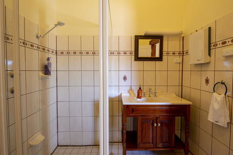 City Centre Motel Hotel - Australian Directory 33