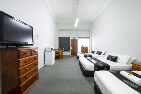 City Centre Motel Hotel - Australian Directory 7