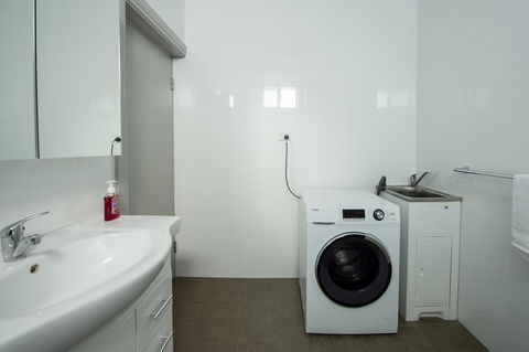 City Centre Motel Hotel - Australian Directory 26