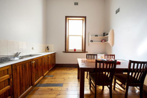 City Centre Motel Hotel - Australian Directory 5