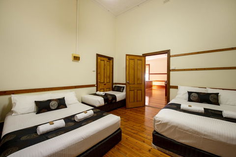 City Centre Motel Hotel - Australian Directory 34