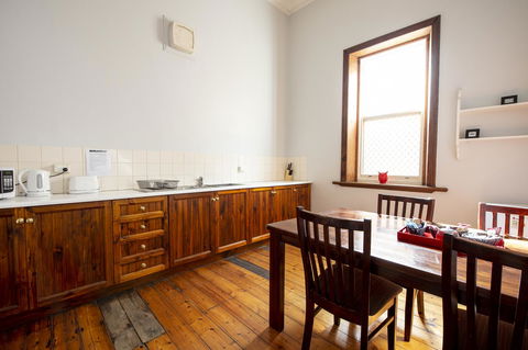 City Centre Motel Hotel - Australian Directory 4
