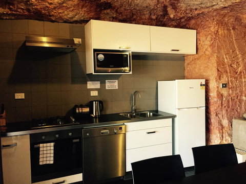 The Lookout Cave Underground Motel - Australian Directory 29