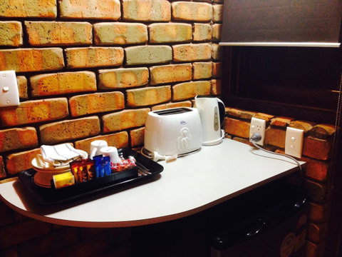 The Lookout Cave Underground Motel - Australian Directory 20