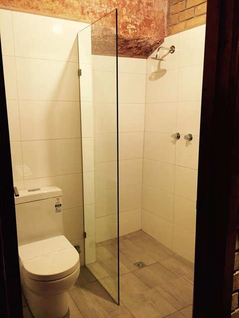 The Lookout Cave Underground Motel - Australian Directory 44