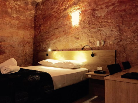 The Lookout Cave Underground Motel - Australian Directory 0