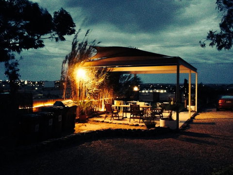 The Lookout Cave Underground Motel - Australian Directory 14