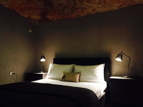 The Lookout Cave Underground Motel - Australian Directory 40