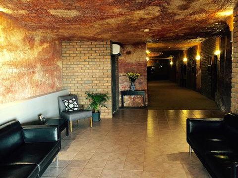 The Lookout Cave Underground Motel - Australian Directory 18