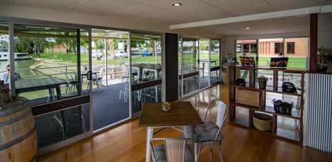 Murray River Queen - Australian Directory 29