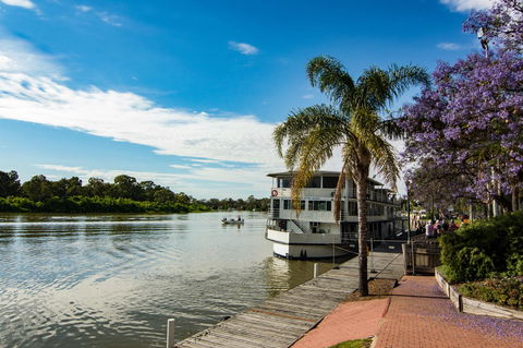 Murray River Queen - Australian Directory 14