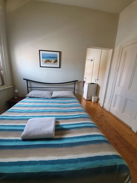 Pier Hotel - Australian Directory 16