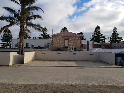 Pier Hotel - Australian Directory 31