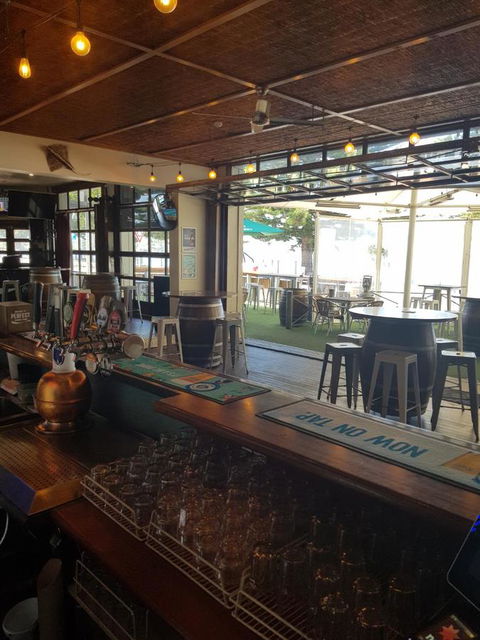 Pier Hotel - Australian Directory 3