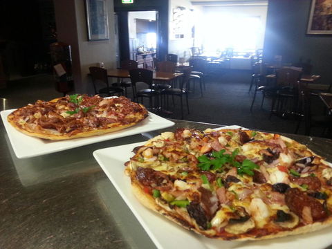 Pier Hotel - Australian Directory 28
