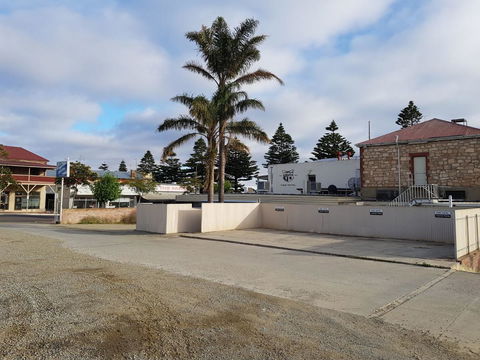 Pier Hotel - Australian Directory 32